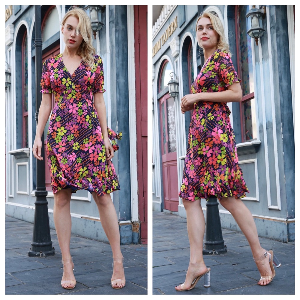NWT Julie Brown New York Monique Floral Puff Sleeve Knee Length Dress Size 2